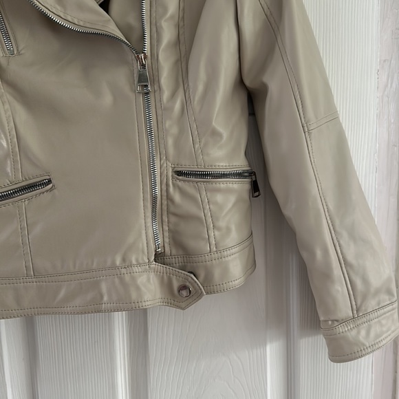 Leather jacket - Picture 4 of 7